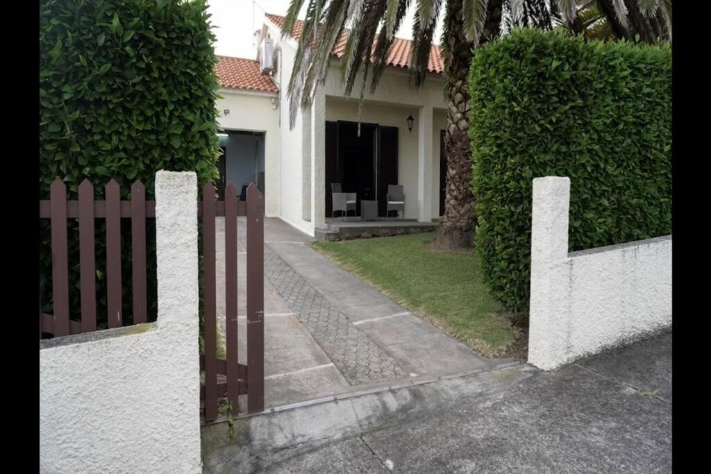 Vila Nova Vila Franca do Campo Esterno foto