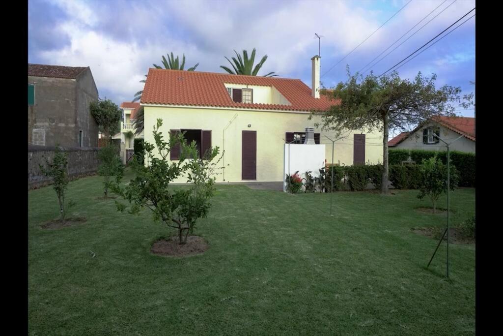 Vila Nova Vila Franca do Campo Esterno foto